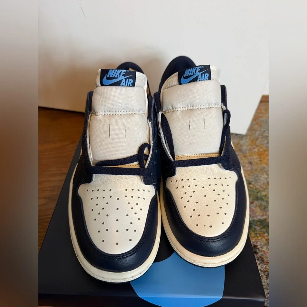 Jordan 1 Low OG- Obsidian UNC - Picture 5 of 12